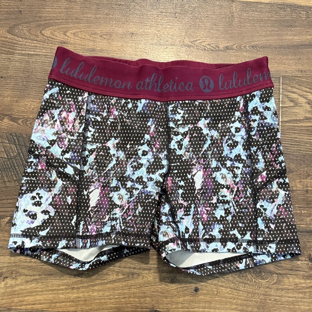 lululemon athletica Women's Athletic Shorts - Burgundy and Multicolor